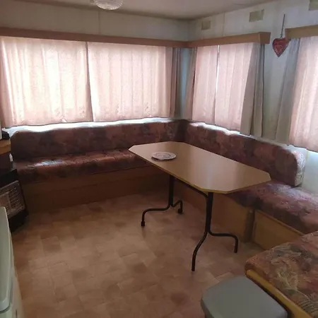 Mobil Accessible Pour 4 Pers. - Api-1-52-2145 * Ла-Тур-д'Овернь