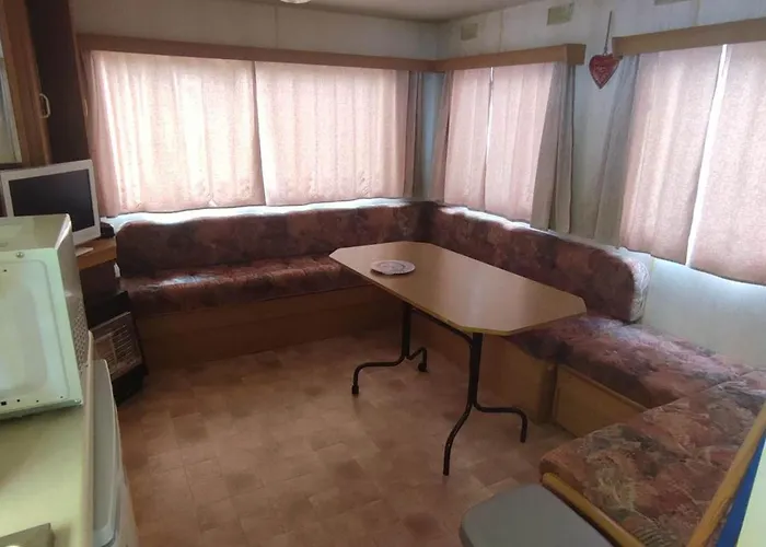 Mobil Accessible Pour 4 Pers. - Api-1-52-2145 * Ла-Тур-д'Овернь